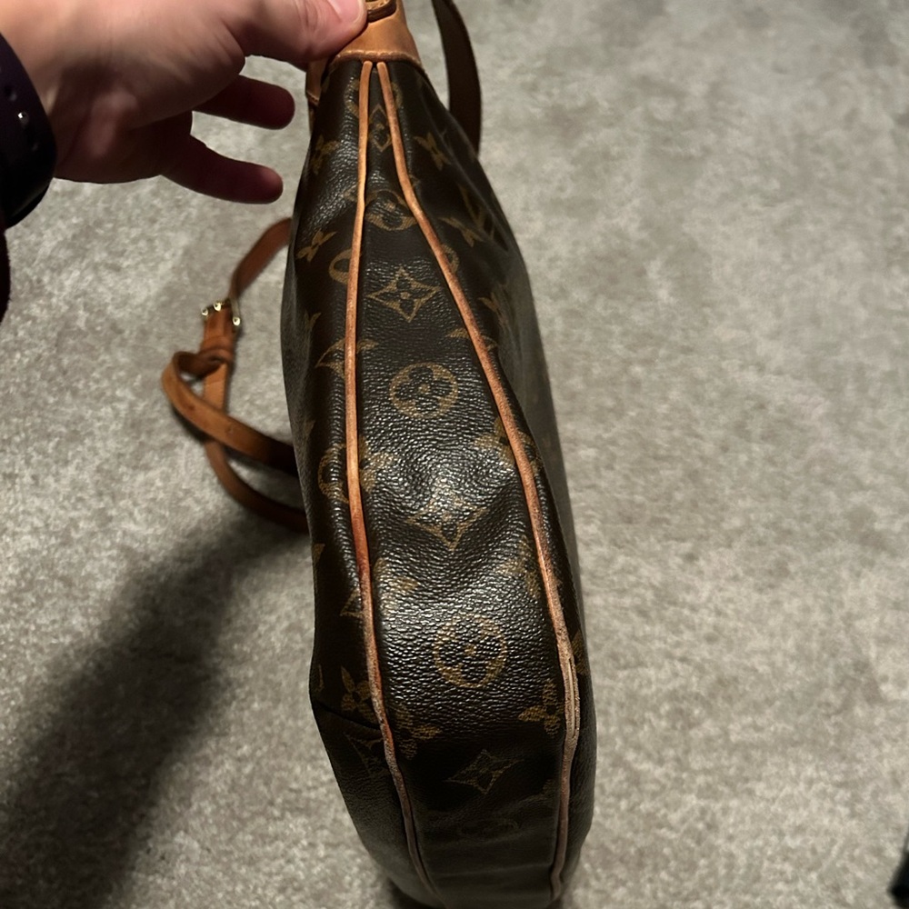 Authentic Louis Vuitton Odeon Mm - Discontinued S… - image 8